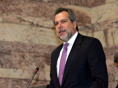 Ο Παπουτσής προανήγγειλε εξεταστική για ...