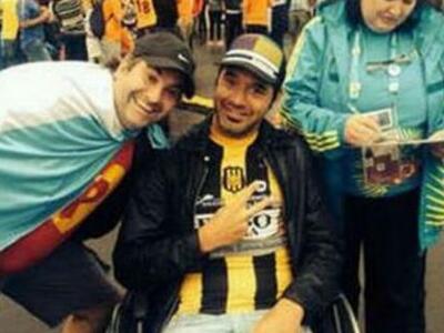 Απίστευτο: Έκανε τον ανάπηρο για να δει ...