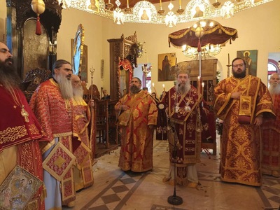 Η Λαμπροτρίτη στην Πάτρα - Στη Θεία λειτ...