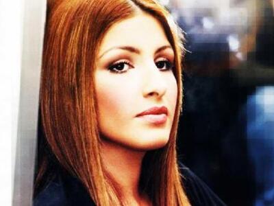 Αυτοί είναι οι στίχοι του τραγουδιού της...