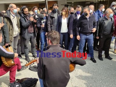 Η βόλτα  του Αλέξη Τσίπρα στην Καλαμαριά...