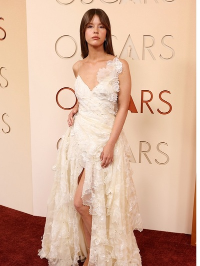 Mία Γκοθ με Dior