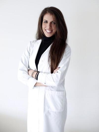  Μαρία Σκουλάτου, χειρουργός-οδοντίατρος...