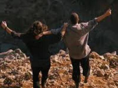 Ένα τραγούδι για τις εκλογές και ένα βίν...