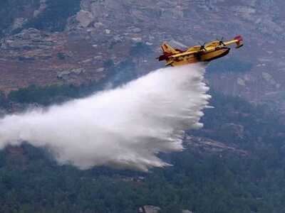 Φωτιά στη Σαλαμίνα – Κοντά σε σπίτια