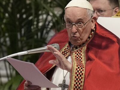 Πάπας Φραγκίσκος: Στο πλευρό των πληγέντ...