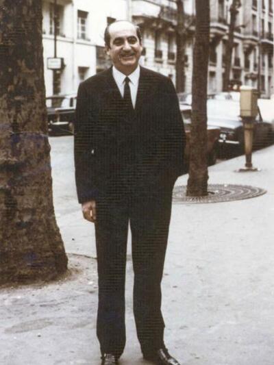 Ο Κ. Μητσοτάκης αυτοεξόριστος στο Παρίσι...