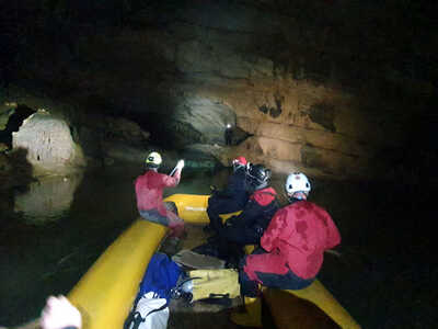 Σλοβενία: 5 άτομα εγκλωβίστηκαν σε σπήλα...