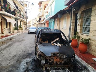 Ζάκυνθος: Αυτοκίνητο τυλίχθηκε στις φλόγες