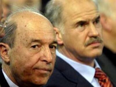 Σημίτης: "Διαλύει" τον Παπανδρ...