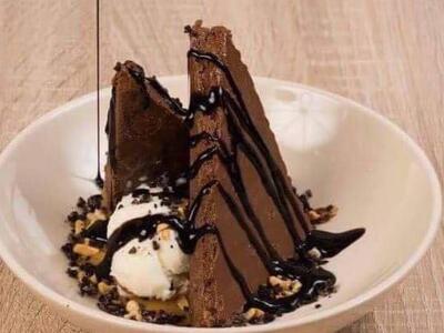 Μπισκότο σοκολάτας-πραλίνα με παγωτό βανίλια