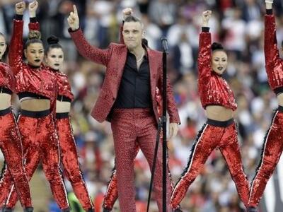 Ξεσήκωσε ο Ρόμπι Γουίλιαμς στην τελετή έ...