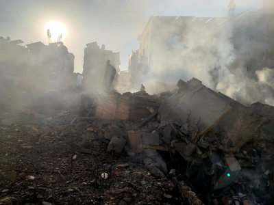 Έξι πλοία χτυπήθηκαν στα Στενά του Ορμού...