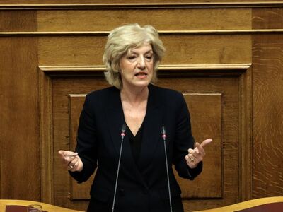 Η κ. Σία Αναγνωστοπούλου.