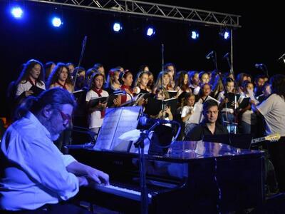 Σε Αίγιο και Διακοπτό οι πρόβες της Δημο...