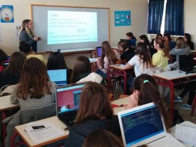 CodeGirls: Ένα διαδραστικό πρόγραμμα εκμ...