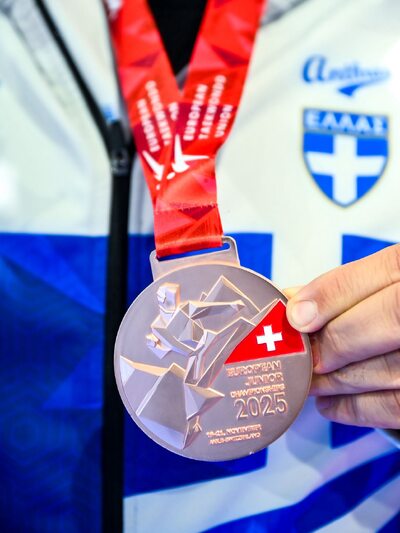 ΘΕΡΜΗ ΥΠΟΔΟΧΗ ΣΤΗΝ ΑΣΤΡΑΠΗ ΠΑΤΡΩΝ: Κατέκτησε το χάλκινο μετάλλιο στο Πανευρωπαϊκό Πρωτάθλημα Εφήβων ΘΕΡΜΗ ΥΠΟΔΟΧΗ ΣΤΗΝ ΑΣΤΡΑΠΗ ΠΑΤΡΩΝ: Κατέκτησε το χάλκινο μετάλλιο στο Πανευρωπαϊκό Πρωτάθλημα Εφήβων