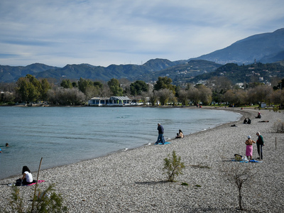  Ο «κόφτης» στα sms ειδικά στο 2 και στο...