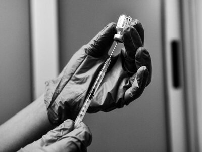 Ποιες οι παρενέργειες της 3ης δόσης, οι ...