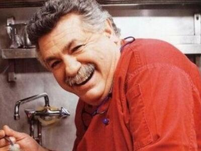 Πάτρα: Ο Λευτέρης Λαζάρου μαγειρεύει ψάρ...