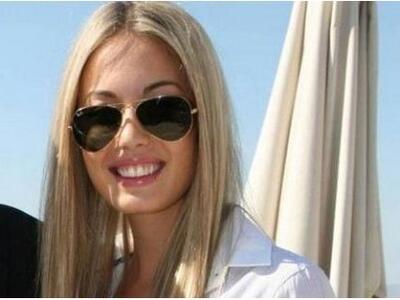 Με ποιον περπατάει χεράκι-χεράκι η Αντων...