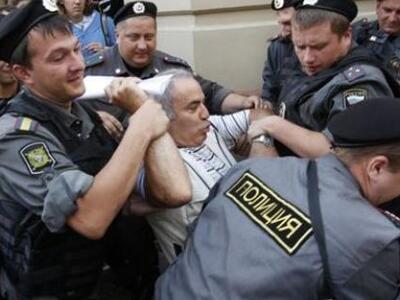 Απίστευτο: Ο κορυφαίος σκακιστής Γκάρι Κ...