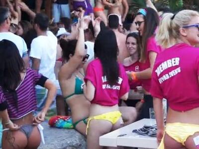 Χαμός και πανικός από τις σχολές στην Μύ...