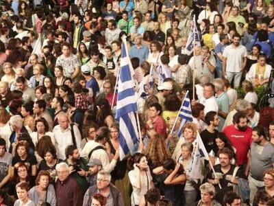 Πλήθος κόσμου στη συναυλία για την ΕΡΤ3 ...