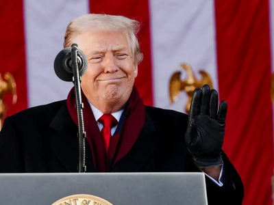 Τραμπ για μήνυση στο BBC: «Είναι υποχρέω...