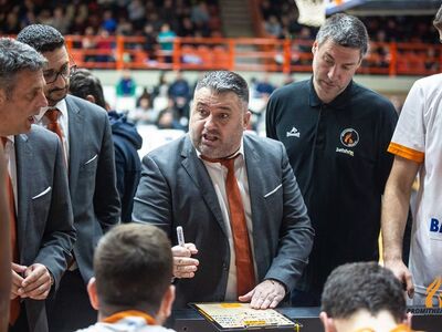 Γιατράς: «Χρειαζόμαστε τη νίκη για τα πρ...