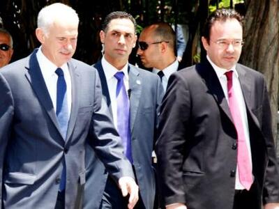 Τα e- mail καίνε τον Γ. Παπανδρέου - Η Ε...