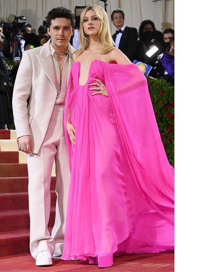 Nίκολα Μπέκαμ με Valentino