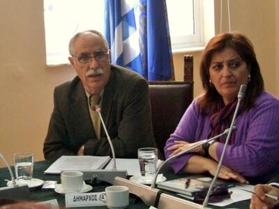 Ο Δημαράς κλείνει τα διόδια για τα σκουπ...