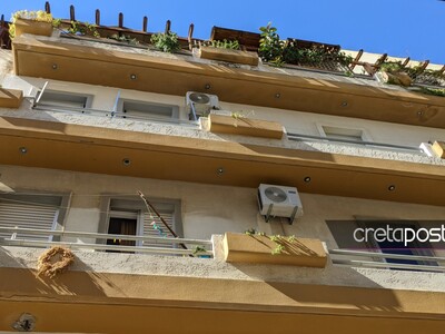  Κρήτη: Με τάβλες από την ντουλάπα σκότω...