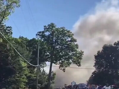 Μίσιγκαν: Πυροβολισμοί και πυρκαγιά σε ε...