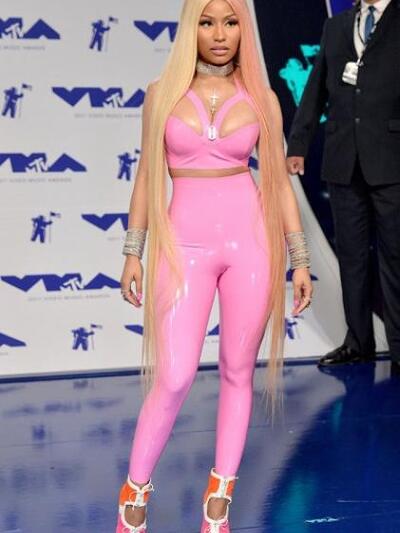 Nίκι Μινάζ με ροζ barbie latex