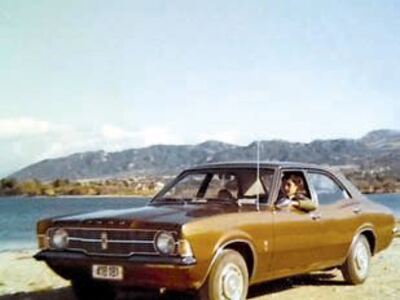 Βόλτα στην Πλαζ (με Ford Cortina) το 1971