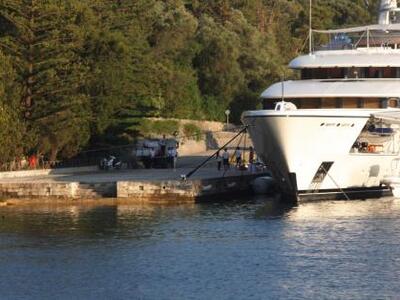 Η εντυπωσιακή θαλαμηγός του Ριμπολόβλεφ ...