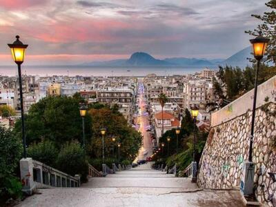 Με τις σκάλες στην Άνω και την Κάτω Πόλη...