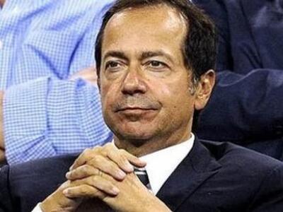 FT: Οι ελληνικές τράπεζες προσελκύουν με...