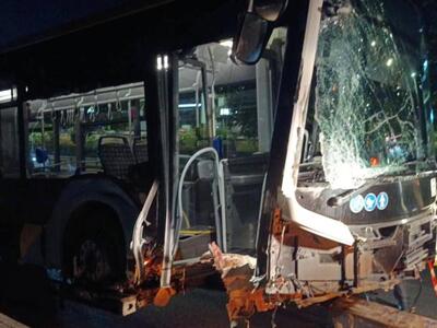 Βουλιαγμένης: «Ακυβέρνητο» λεωφορείο ξήλ...