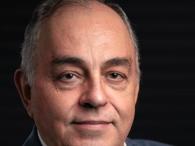 Ο συγγραφέας Θοδωρής Δεύτος.