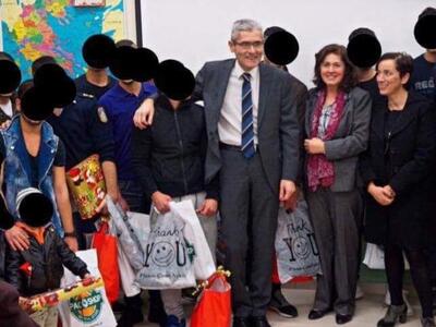 Ο Άγγελος Τσιγκρής με τους ανήλικους κρα...