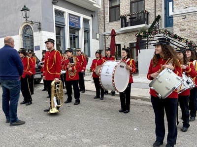 Χριστουγεννιάτικα Κάλαντα παιάνισε η Παπαχαραλάμπειος Δημοτική Φιλαρμονική Ναυπάκτου