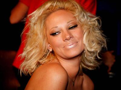 Έφοδος  ΣΔΟΕ και Δίωξης Ναρκωτικών στο μ...