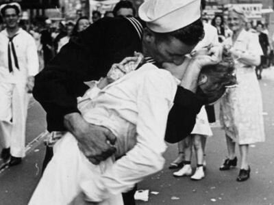 Φιλί γεμάτο… βακτήρια