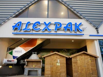 Στο άρθρο 99 η Alex Pak – Ανάστατοι οι ε...