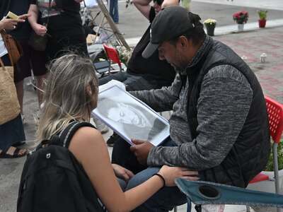 Ο Πάνος Ρούτσι δεν είναι ξένος. Κάθεται ...