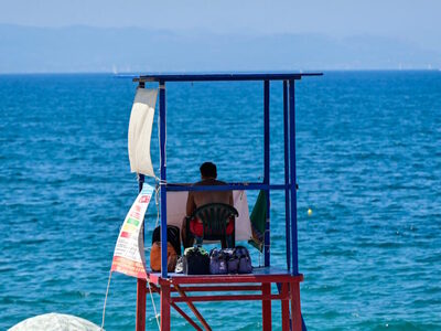 Χανιά: Ναυαγοσώστης εκτός υπηρεσίας έσωσ...