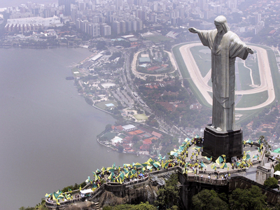 Επέστρεψε το μνημείο του Χριστού στη Βραζιλία  